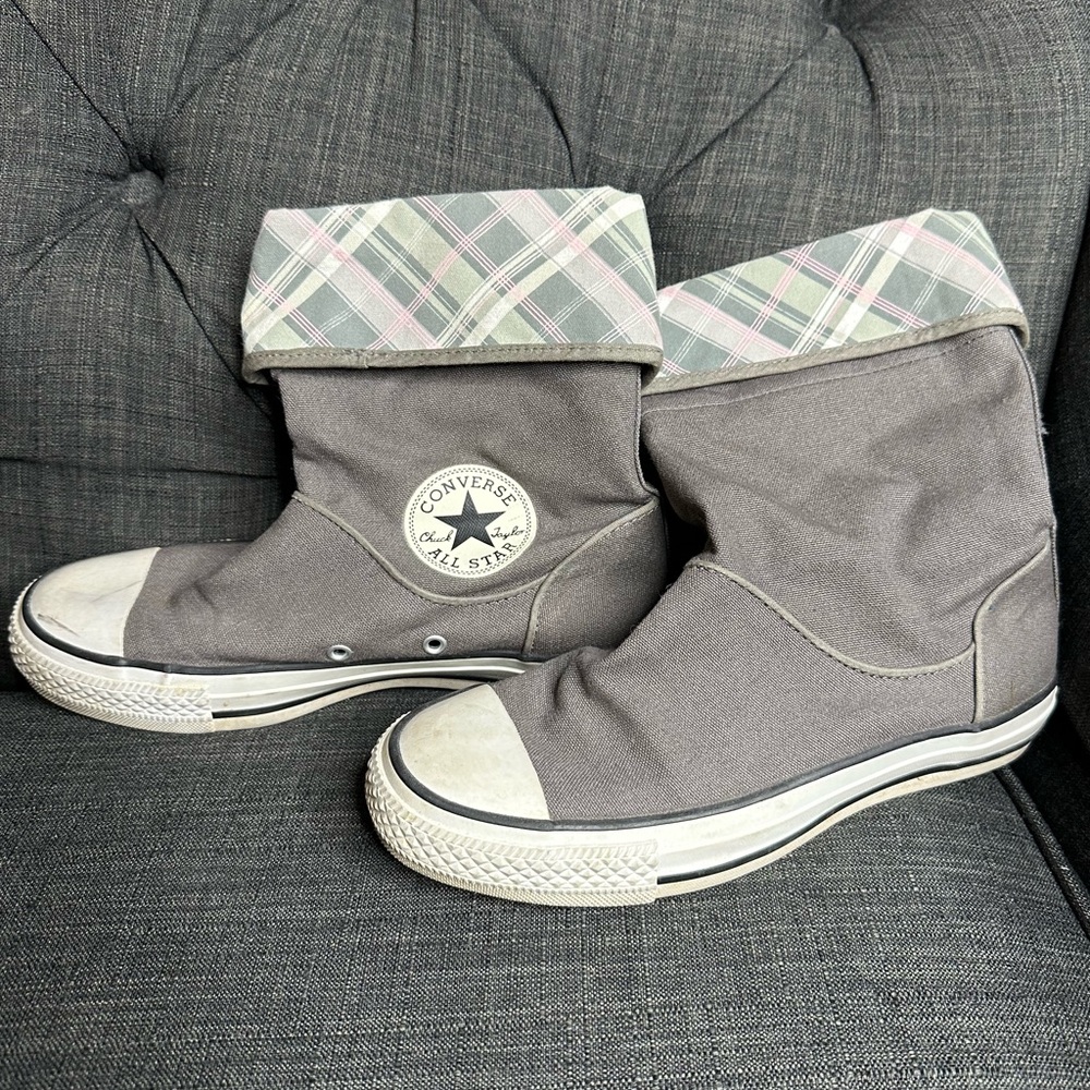Converse Gray and Pink Plaid boots women size 6